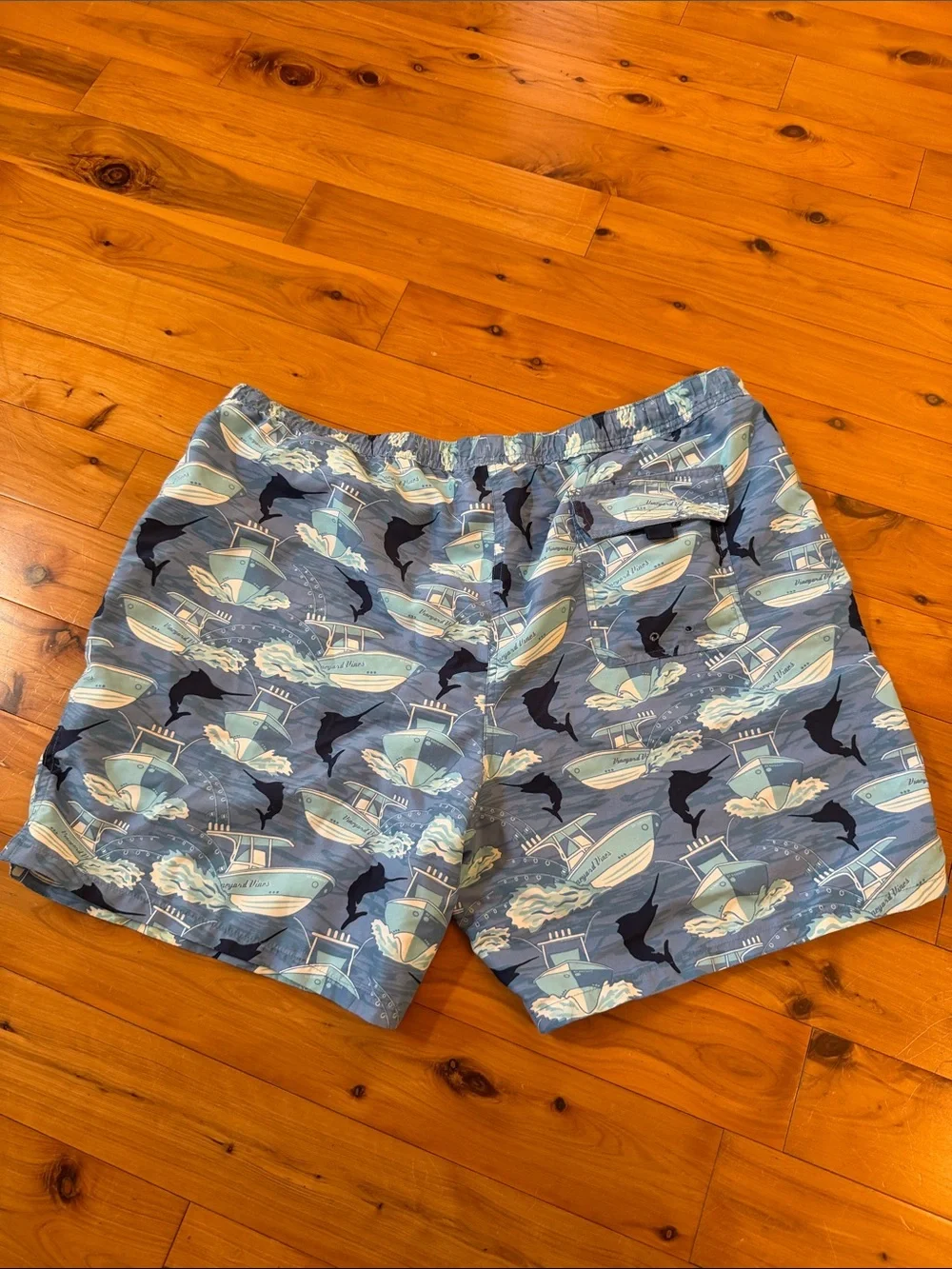 Vineyard Vines men swim